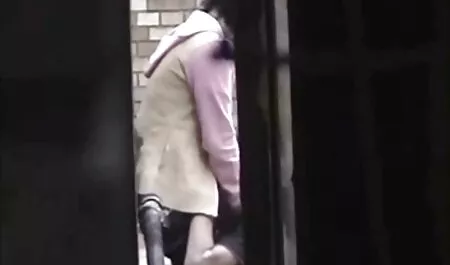 Bunny Nằm trúng một người phim sex gai nhat ban xinh trong các quả bóng với một người cai trị