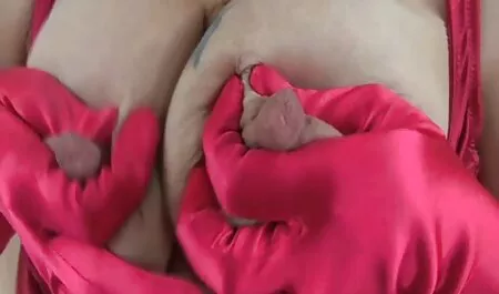 Cô gái với vú phim sex gai nhat ban