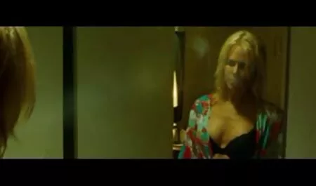 Stephanie Saint rất hài lòng với một sex gai xinh hay nhat rung