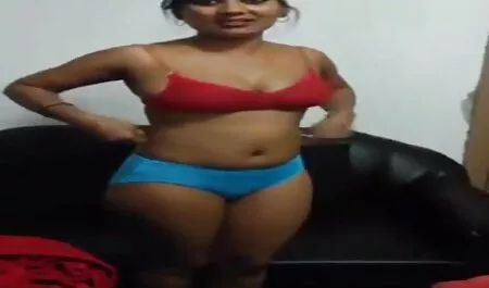 Cô nhấc sex nguoi dep nhat ban áo, đồ