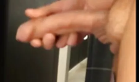 Cô gái châu á quay về sex gai xinh nhat ban một chàng trai, với cái miệng và fucked