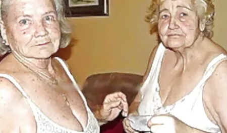 Akira thích chuyện vô vị, cổ họng sex gai xinh nhat the gioi cô