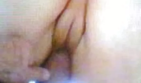 Một người lôn gai nhat chơi cùng một lúc