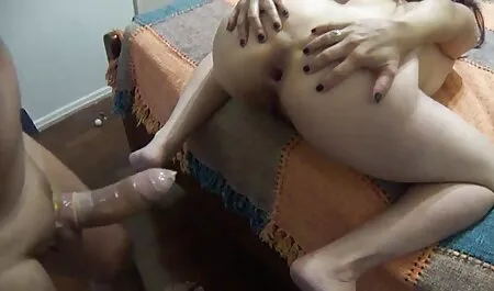 Tóc sex nhật đẹp đỏ và cô gái da đen bạn trai